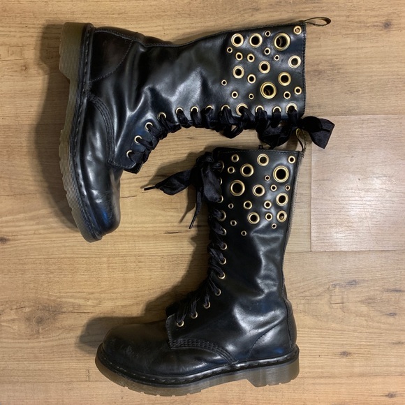 DR. MARTENS rare johari 12 eyelet tall ribbon boot - Picture 5 of 8